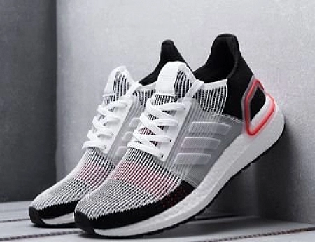 10 лучших женских кроссовок на лето от Adidas 2024 года