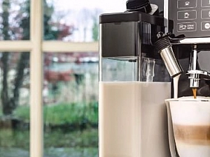 DeLonghi, Philips или Krups – сравнение лучших кофемашин с капучинатором 2022