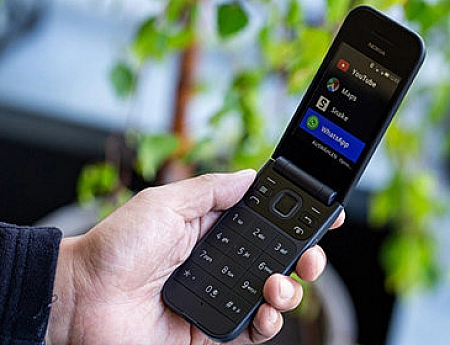 Лучший кнопочный телефон-раскладушка 2022 г — Panasonic, BQ или Alcatel?