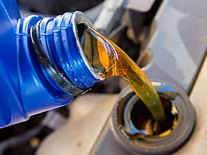 Лучшее полусинтетическое моторное масло – Liqui Moly, Shell или Лукойл?