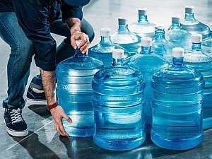 5 лучших служб доставки воды в Челябинске